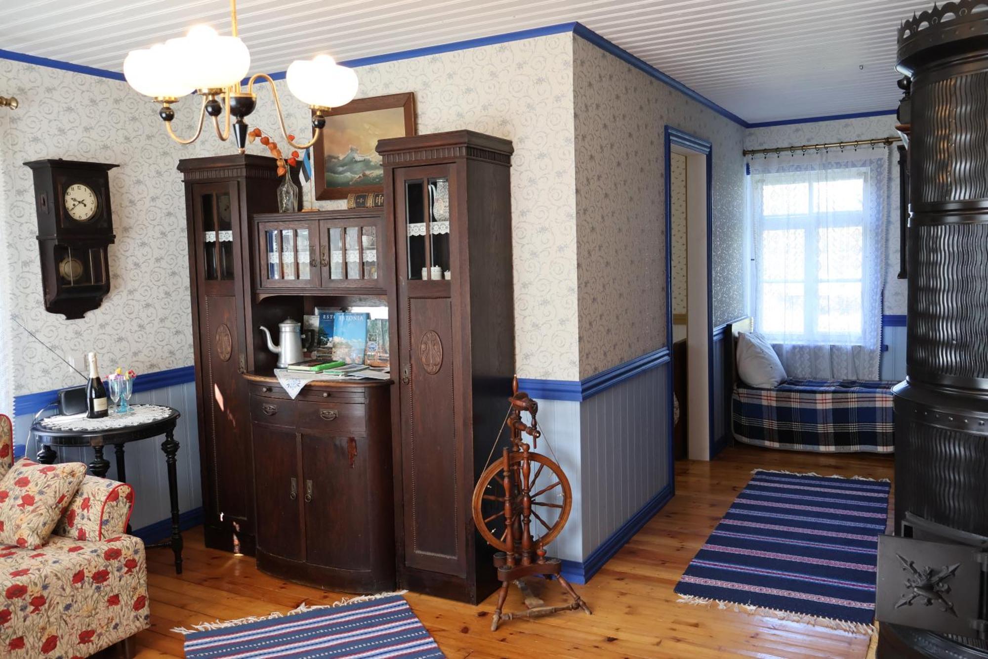 Leesi Kuelalistemaja Hotel Bagian luar foto
